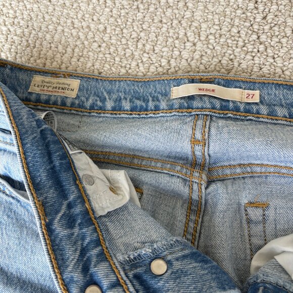 Levi's Wedgie Jean - Picture 4 of 4